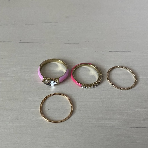 NWOT Altar d’state set of four pink and gold dainty rings - Picture 4 of 5